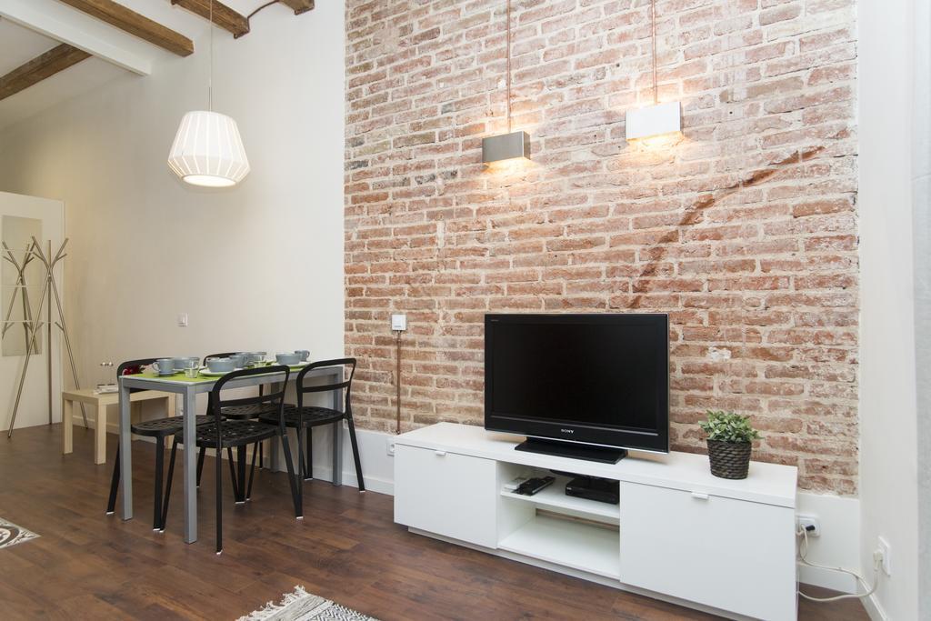 Apartments Barcelona Sagrada Pokoj fotografie