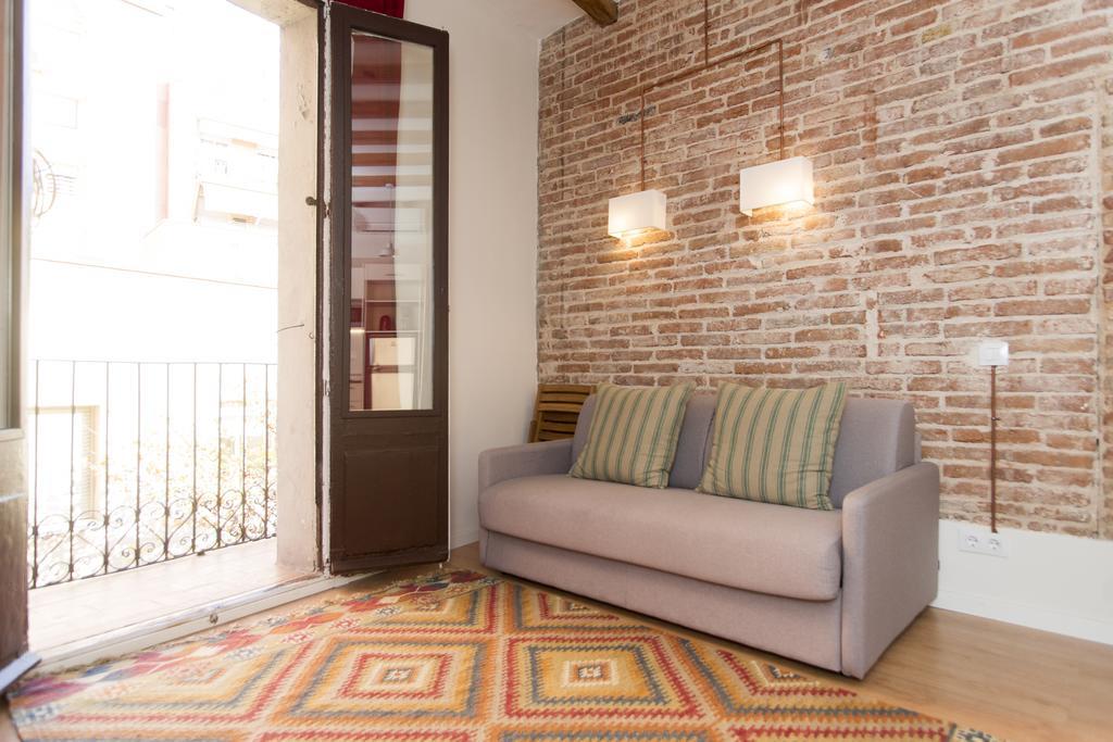 Apartments Barcelona Sagrada Pokoj fotografie