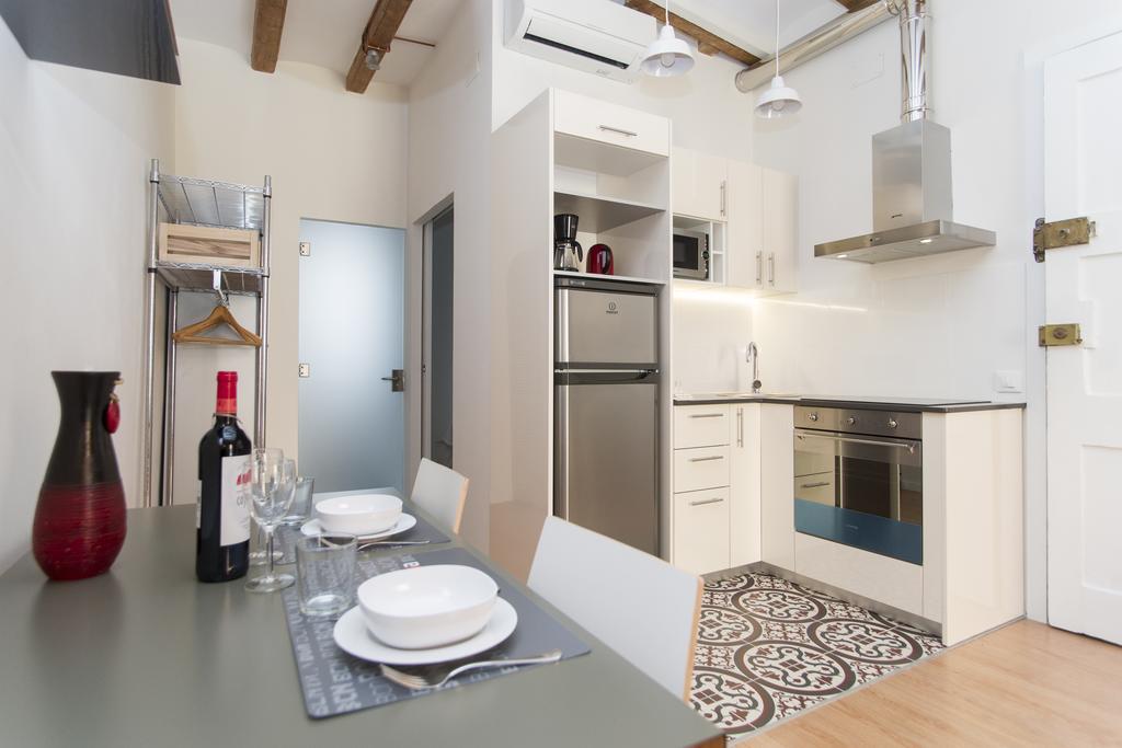 Apartments Barcelona Sagrada Pokoj fotografie